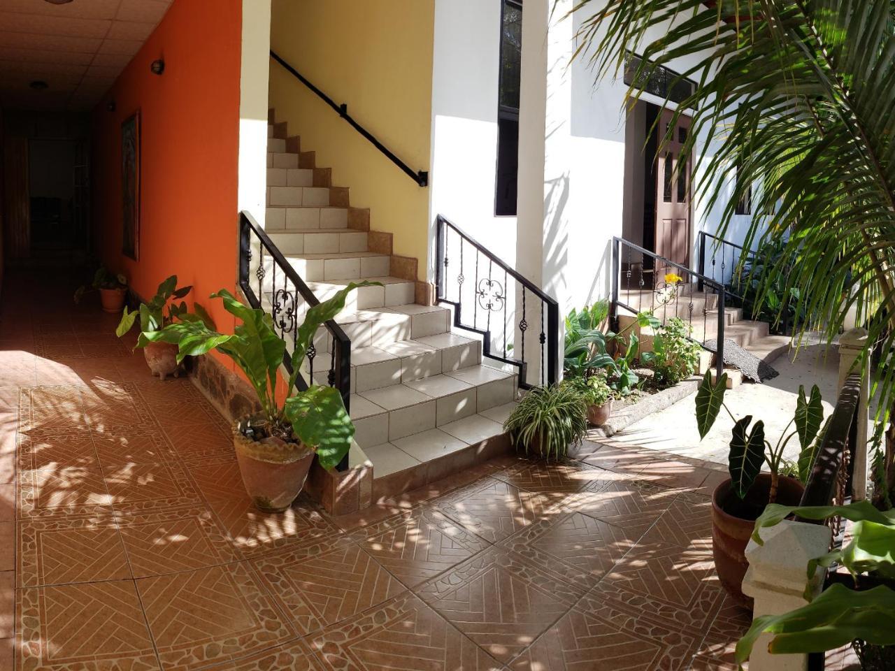 Hostal Casa Vieja マタガルパ エクステリア 写真